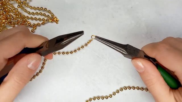 Вуаль из бус-гирлянды для ёлки своими руками | DIY смотреть онлайн