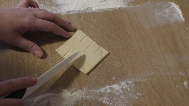 Слойки из слоеного дрожжевого теста: способы сворачивания смотреть онлайн