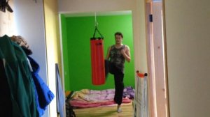 КАК ПОВЕСИТЬ БОКСЕРСКУЮ ГРУШУ В КВАРТИРЕ ^..^ СПОРТкот