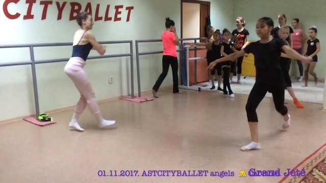  01.11.2017. ASTCITYBALLET (school of Contemporary Ballet) The Cabriole, Pirouettes, Grand Jete.... смотреть онлайн