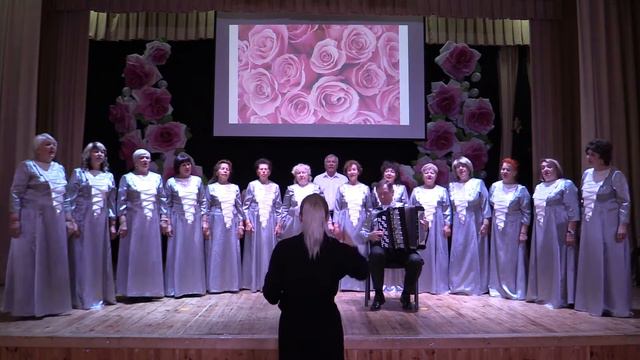 Хор ветеранов им. Ю. Смирнова "Легенда"- Старый рояль смотреть онлайн