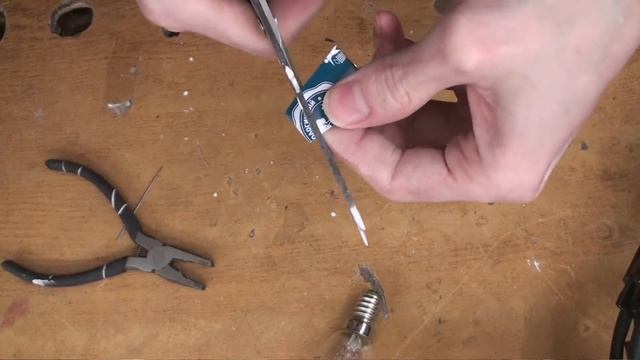 Как снять цоколь от лампочки не разбив лампочку и не сломав цоколь