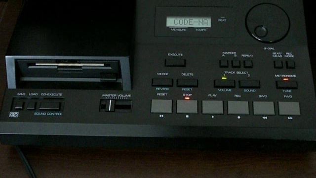 Roland MT-100 смотреть онлайн