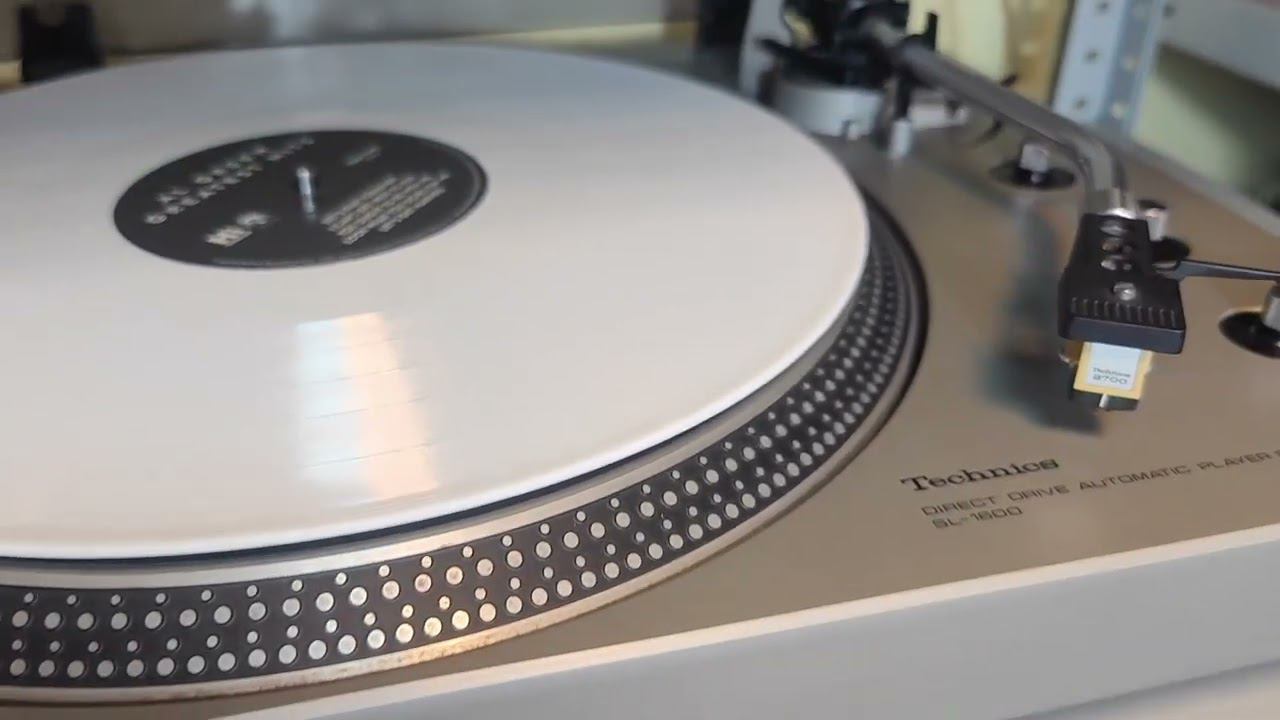 Краткий обзор Technics SL-1600 с картриджем EPS 270 смотреть онлайн