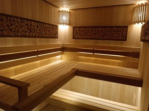 Отделка бани, можжевельник, парящий полок