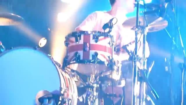 Matt Helders The View From The Afternoon close-up [Live at E-Werk, Cologne - 22 June 2011] смотреть онлайн