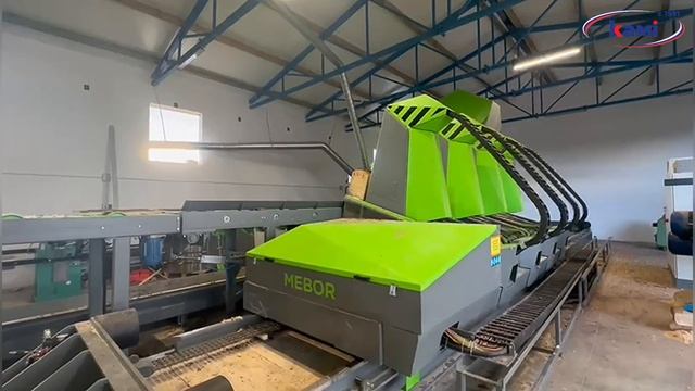 Вертикальная ленточная пилорама Mebor VTZ-1400 PLUS. Распиловка бревен на необрезные доски и брус смотреть онлайн