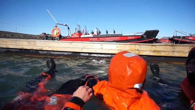 Exploring Longyearbyen смотреть онлайн