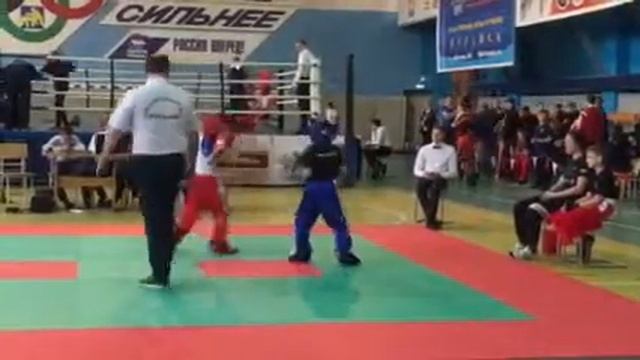 Краевой турнир, Адамия Георгий (красный угол), Руменец Руслан (синий угол), лайтконтакт, 1 раунд