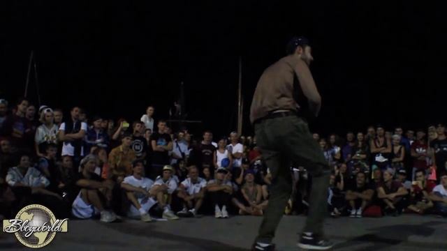 Abdul Vs Funt // .BBoy World // TOP 9 UNDERGROUND CONCRETE BATTLE | YALTA SUMMER JAM 2015