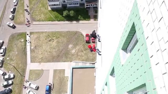 Спустился с крыши , сделал предложение смотреть онлайн