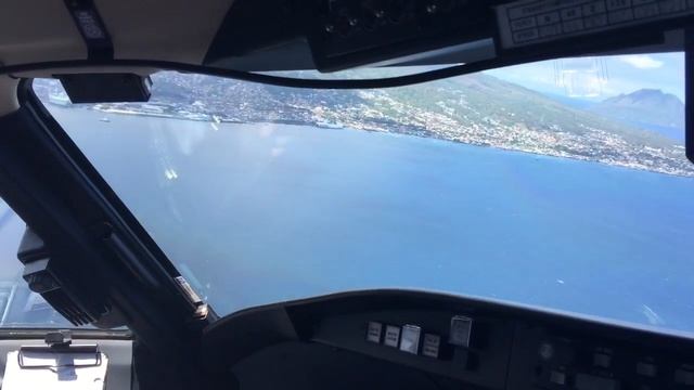 CRJ1000 landing Ternate Indonesia смотреть онлайн