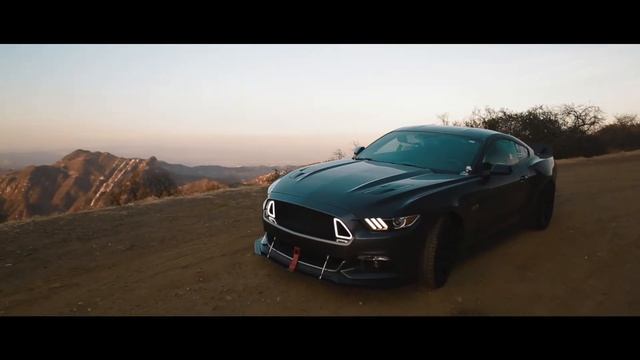 Ford Mustang GT Rips Through Malibu Canyons смотреть онлайн