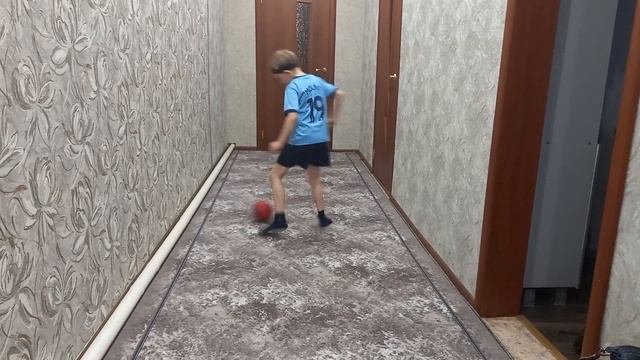 Футбол дома