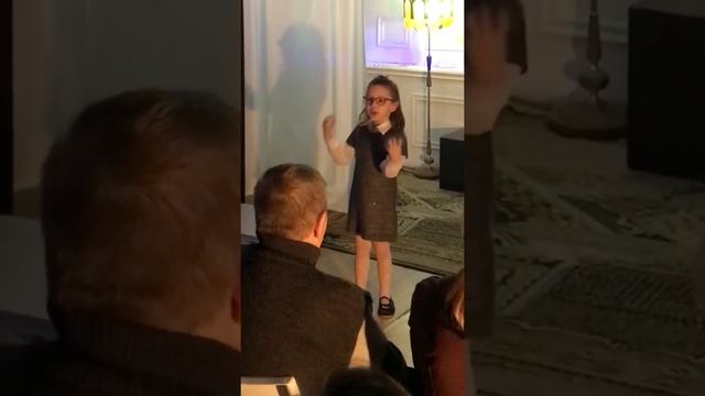 «Все начинается с любви» Р. Рождественский в исполнении Варвары смотреть онлайн