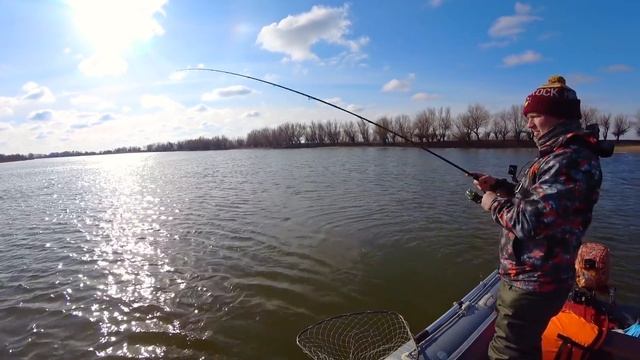 ВЕСЕННИЙ СПИННИНГ 2019 !!ОГРОМНАЯ ЩУКА СБЕЖАЛА ИЗ ПОДСАЧЕКА!!! ЖЁСТКИЙ ОБЛОМ НА РЫБАЛКЕ..!! смотреть онлайн