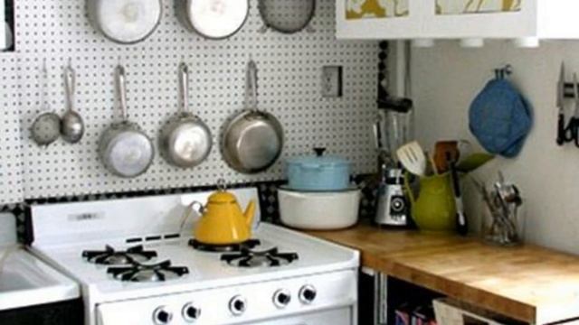 МАЛЮСЕНЬКАЯ КУХНЯ не повод для огорчений смотреть онлайн