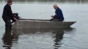 Первый спуск на воду и доработка самодельной  двухместной лодки.
