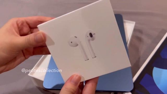 10.9 inch iPad Air 64GB Blue + free AirPods - Unboxing смотреть онлайн
