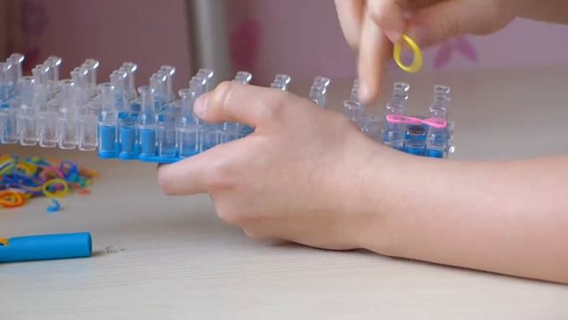 How to make Fish tail.Как сделать браслет рыбий хвостик. смотреть онлайн