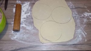 Домашние чебуреки на кефире - вкусные и сочные!