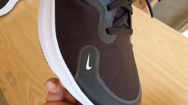 NIKE React Miller รองเท้าชาย смотреть онлайн