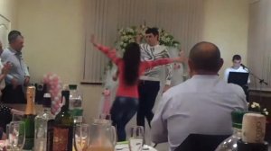 Русские танцуют Лезгинку на свадьбе