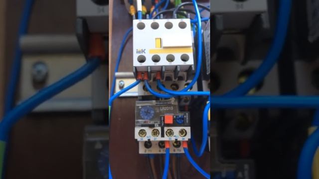 Реверсивная сборка магнитных пускателей для пуска трёхфазного асинхронного двигателя смотреть онлайн