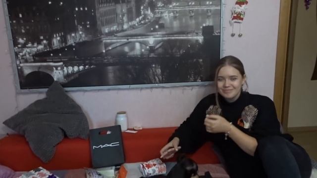 VLOGMAS#25,26: ПОДСТРИГЛА КАРЕ? :С КАК ОТРАСТИТЬ ВОЛОСЫ?... смотреть онлайн