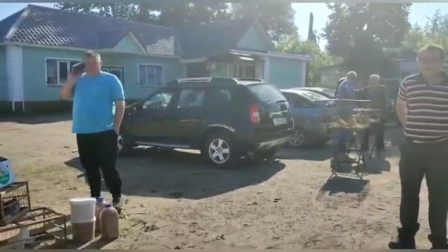 выставка (ярмарка) голубей. 29 мая. Зубово-Полянский район Посёлок Умет. смотреть онлайн