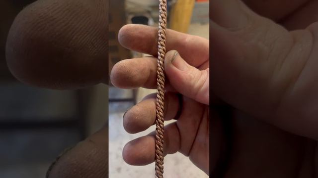 Бронзовый торк на запястье, который я сделал для друга.mp4 смотреть онлайн