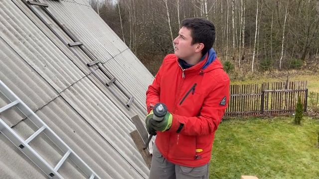 ✅ КАК ЗАДЕЛАТЬ ОТВЕРСТИЕ В КРЫШЕ | РЕМОНТ ШИФЕРА БЫСТРО И ПРОСТО смотреть онлайн