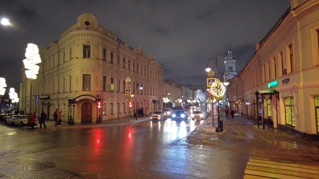 Walk in the center of Moscow along Pyatnitskaya and Bolshaya Ordynka street 4K смотреть онлайн
