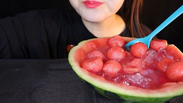 ASMR "팝핑보바 화채?" Popping Boba Bingsu, Watermelon Bingsu(Ice flakes) 시원한 수박 빙수, 딸기우유? ASMR MUKBANG ? смотреть онлайн