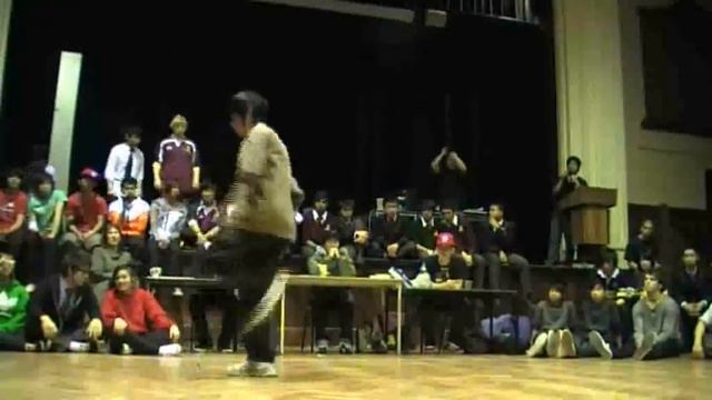 Nelly & Aaron vs Ben & Nick @ MHS interschool 2010 смотреть онлайн