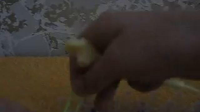 Как плести змейку из резинок Урок 1 смотреть онлайн