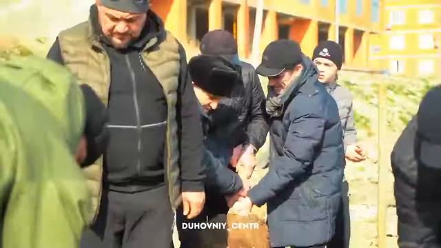 Посадка именного дерева за всех военнослужащих Родины. от «Хадис-тв»hovniy_centr@sultan_papaha смотреть онлайн