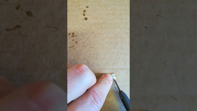 Как зачистить от силикона светодиодную ленту канцелярским ножем смотреть онлайн