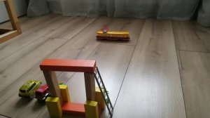 Мультик про человечков lego и трамвай.