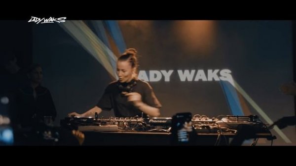 LADY WAKS LIVE STREAM @ 16TONNS