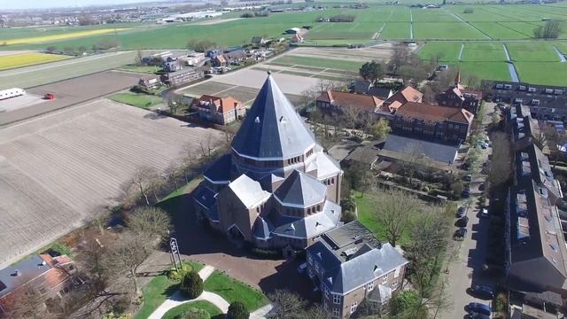 Lisse Keukenhof, Flowerfields and historic buildings смотреть онлайн