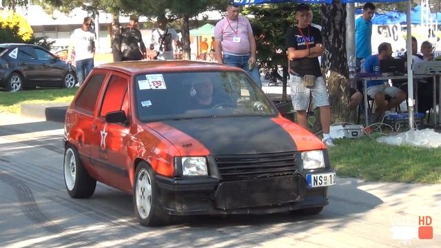 Nissan GT-R vs Opel Corsa A Turbo смотреть онлайн