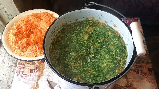 Серые щи из зеленых листьев капусты. Вологодские щи. Заготавливаем на зиму. смотреть онлайн