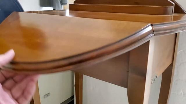 Высокий столик из вишни смотреть онлайн