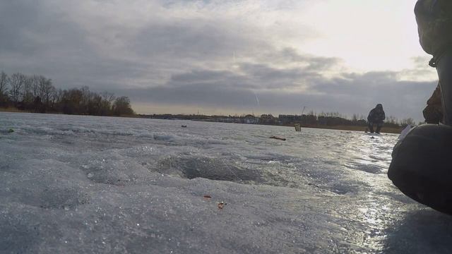 УЗНАЛ ПРО МЕСТО, ГДЕ КЛЮЕТ ЛЕЩ , А ПОЙМАЛ... смотреть онлайн