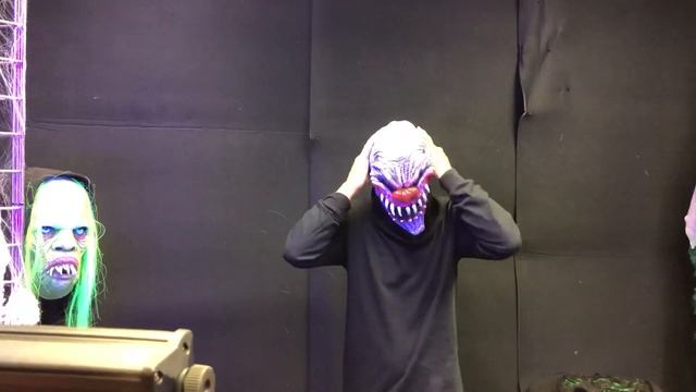 UV Reactive Evil Last Laugh Clown Mask смотреть онлайн