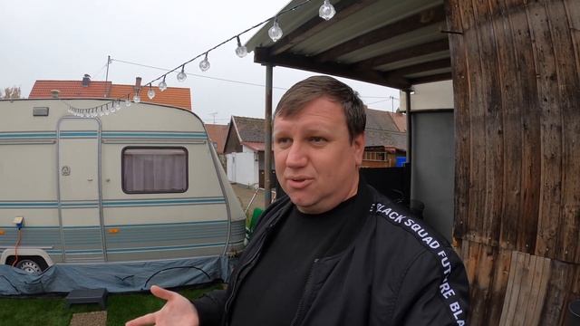 Самая маленькая гостиница. Поздние переселенцы смотреть онлайн