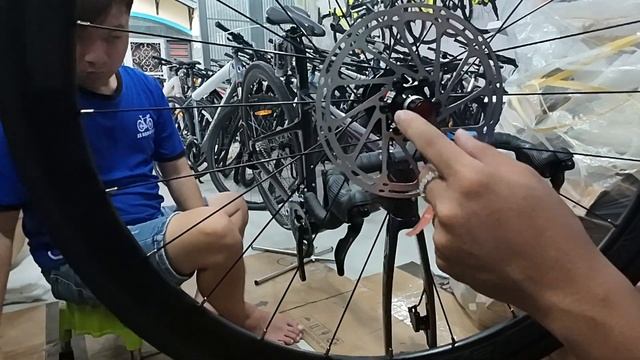 SOI CHI TIẾT VÀ ĐÁNH GIÁ MẪU MỚI NHẤT TWITTER R1 2024 | GIÁ 15.500.000 смотреть онлайн