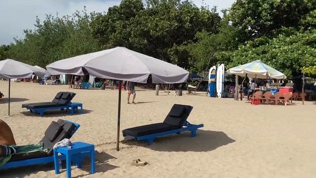 Цены на сёрфинг на Бали. Пляж Кута для начинающих и продолжающих. Статуя GWK. смотреть онлайн