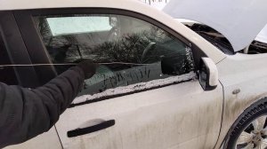 Вскрыть Nissan X-trail T-31 с помощью проволоки и пары отвёрток или деревянных колышков.